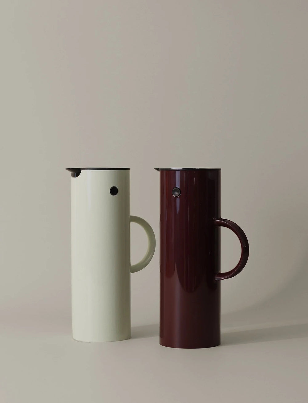 EM77 VACUUM JUG 1L - BERRY
