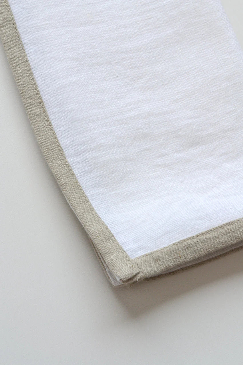 Laurel Napkins White with Natural Border Set of 4