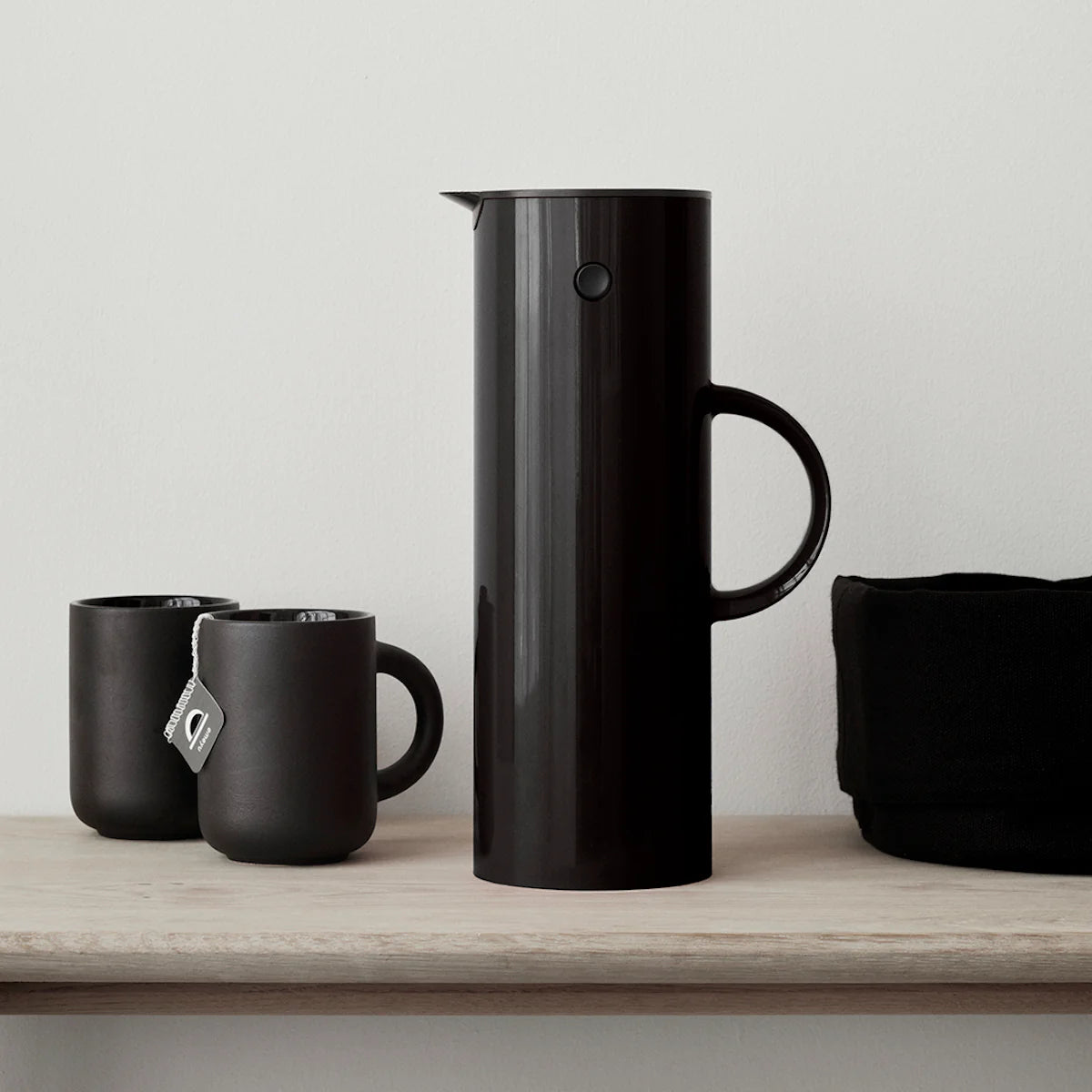 LS_930_EM77_vacuum_jug1L_black LS_930_EM77_vacuum_jug1L_black